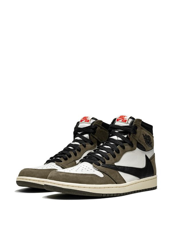 Jordan 1 *Travis scott